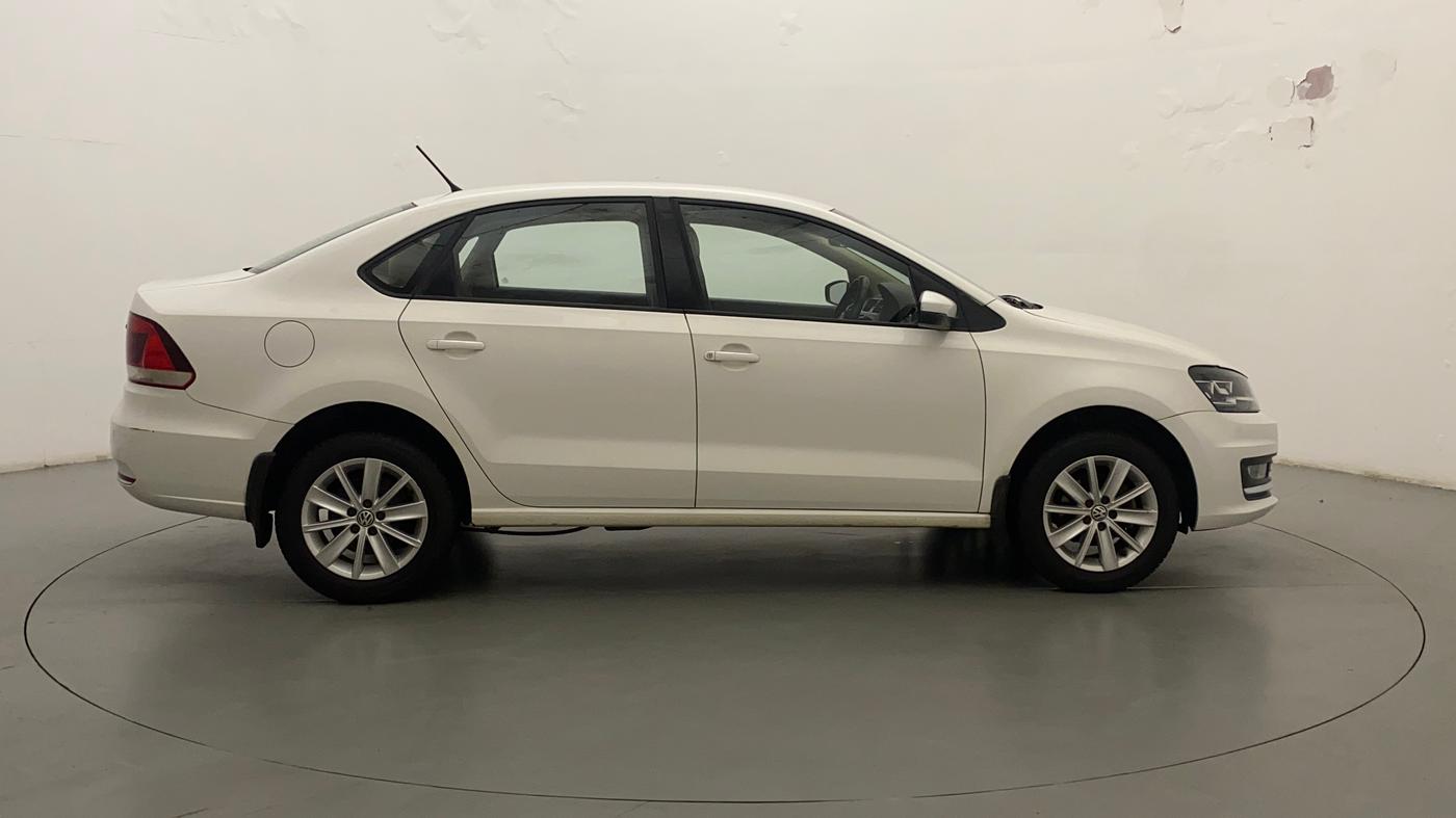 2017 Volkswagen Vento HIGHLINE PLUS 1.2 AT 16 ALLOY, Petrol, Automatic, 49,873 km, Right Side
