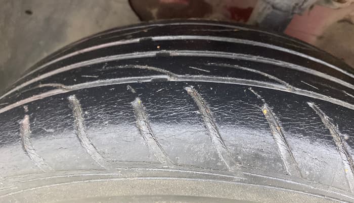2016 Hyundai Elite i20 MAGNA 1.2, Petrol, Manual, 35,710 km, Left Front Tyre Tread