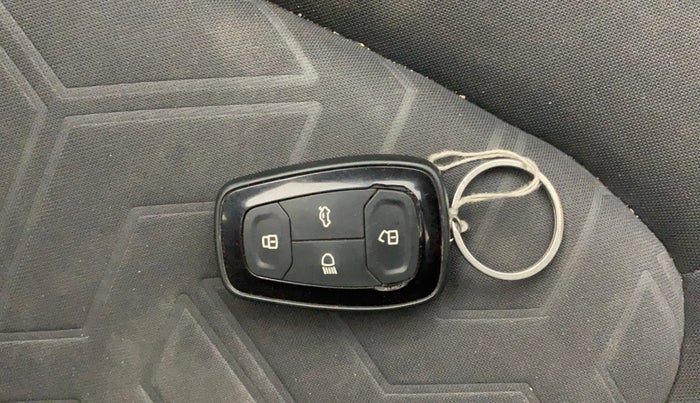 2020 Tata NEXON XZA PLUS (O) DIESEL, Diesel, Automatic, 75,437 km, Key Close Up