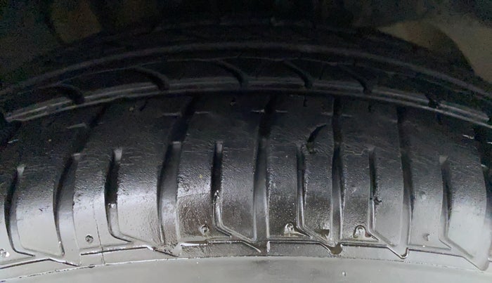 2018 Tata TIGOR XT  REVOTORQ, Diesel, Manual, 19,161 km, Right Front Tyre Tread