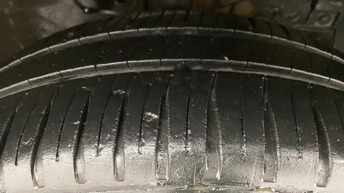 2014 Maruti Swift Dzire ZDI, Diesel, Manual, 98,087 km, Right Front Tyre Tread