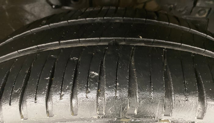2014 Maruti Swift Dzire ZDI, Diesel, Manual, 98,087 km, Right Front Tyre Tread