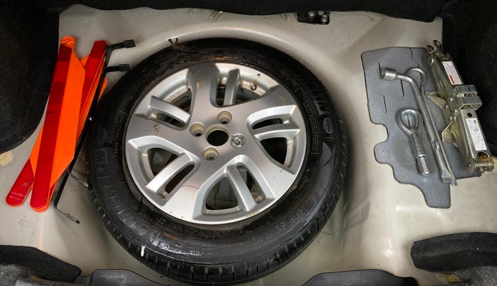 2014 Maruti Swift Dzire ZDI, Diesel, Manual, 98,087 km, Spare Tyre