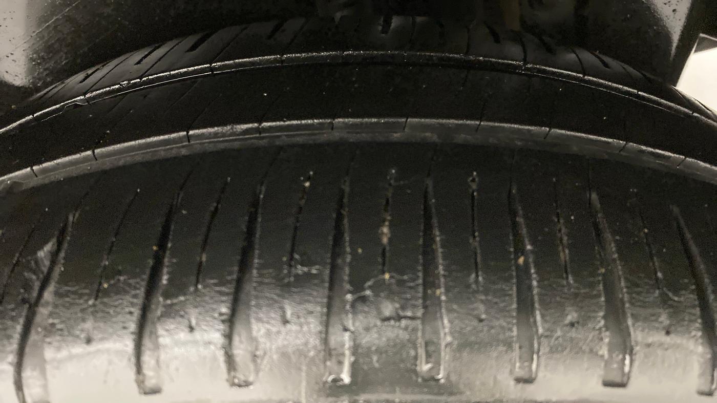 2014 Maruti Swift Dzire ZDI, Diesel, Manual, 98,087 km, Left Rear Tyre Tread