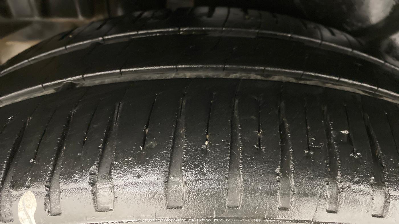 2014 Maruti Swift Dzire ZDI, Diesel, Manual, 98,087 km, Right Rear Tyre Tread