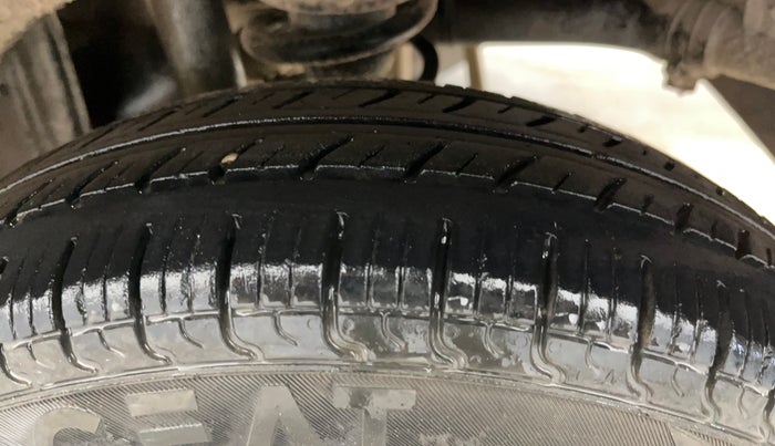 2014 Maruti Alto 800 LX CNG, CNG, Manual, 84,326 km, Left Rear Tyre Tread