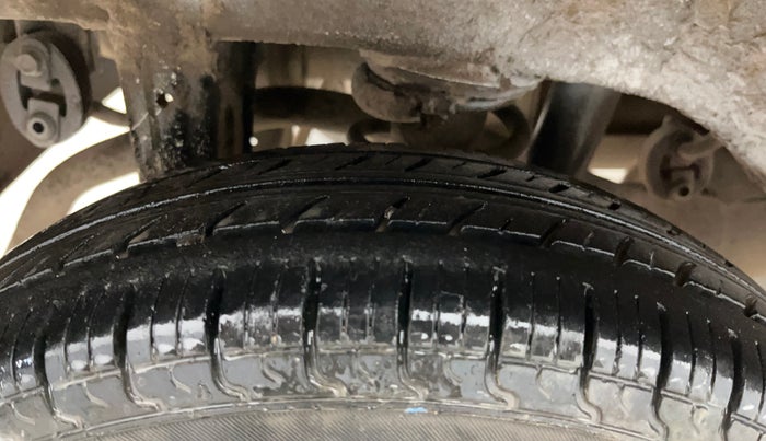 2014 Maruti Alto 800 LX CNG, CNG, Manual, 84,326 km, Right Rear Tyre Tread