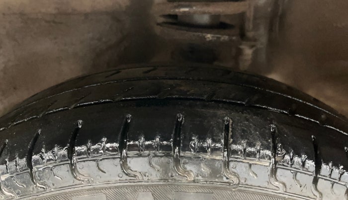 2014 Maruti Alto 800 LX CNG, CNG, Manual, 84,326 km, Left Front Tyre Tread