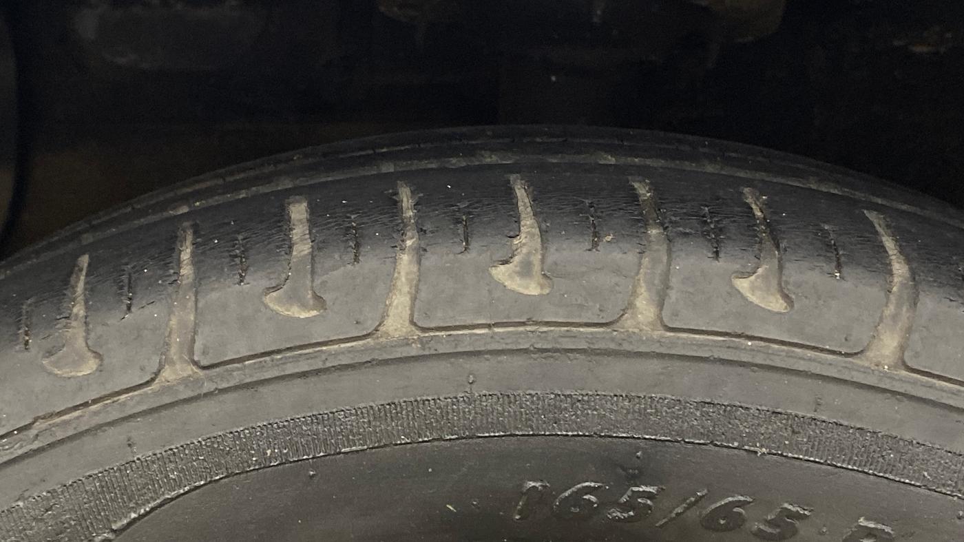 2015 Hyundai Xcent S 1.2, Petrol, Manual, 33,166 km, Left Front Tyre Tread