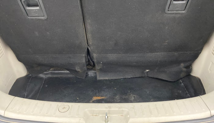 2019 Mahindra MARAZZO M2 8 STR, Diesel, Manual, 59,515 km, Boot Inside