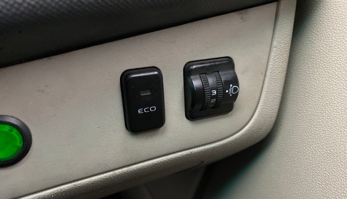 2019 Mahindra MARAZZO M2 8 STR, Diesel, Manual, 59,515 km, Dashboard - Headlight height adjustment not working