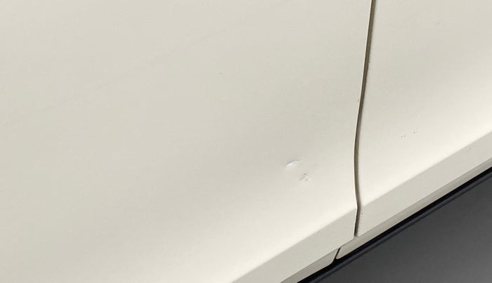 2019 Mahindra MARAZZO M2 8 STR, Diesel, Manual, 59,515 km, Front passenger door - Slightly dented