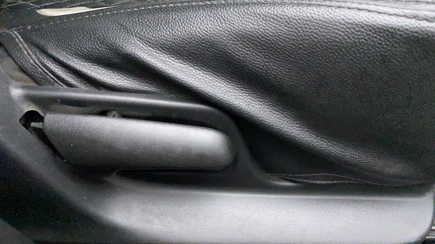 2014 Maruti Swift VXI, Petrol, Manual, 44,292 km, Driver Side Adjustment Panel