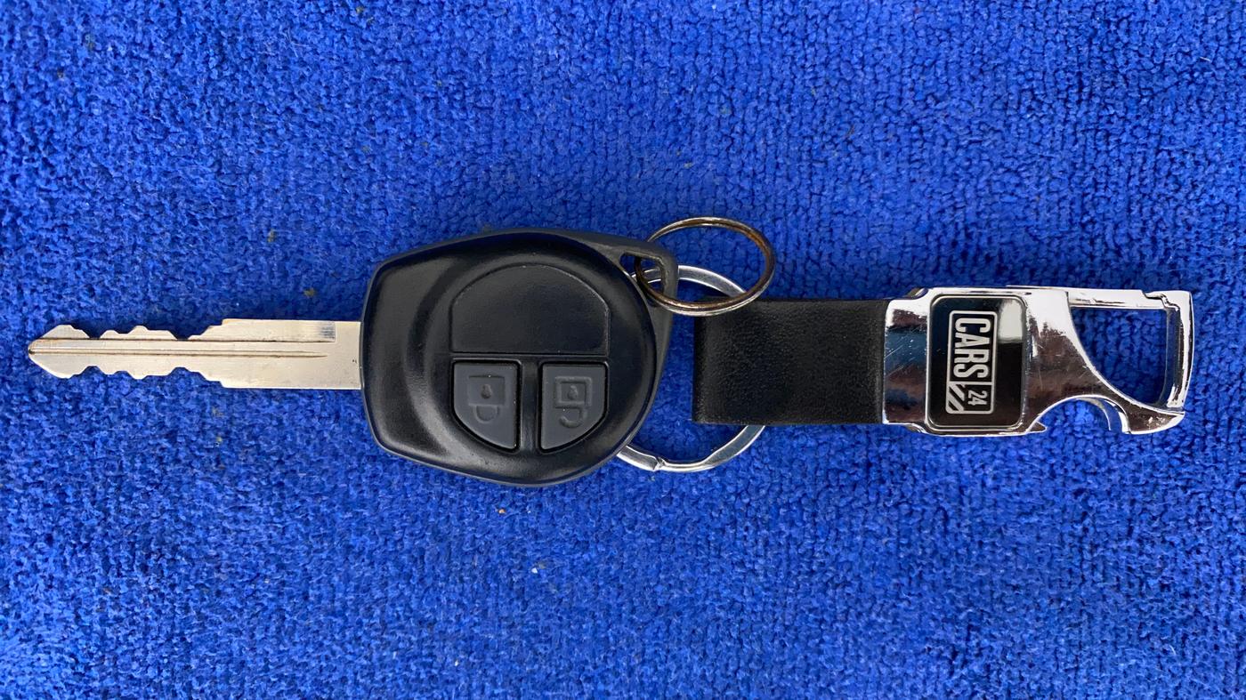 2014 Maruti Swift VXI, Petrol, Manual, 44,292 km, Key Close Up