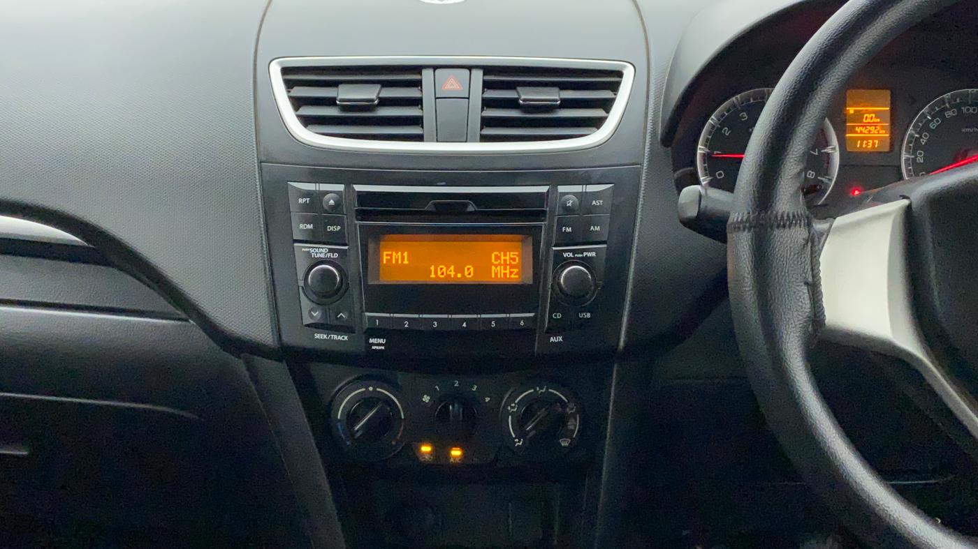 2014 Maruti Swift VXI, Petrol, Manual, 44,292 km, Air Conditioner