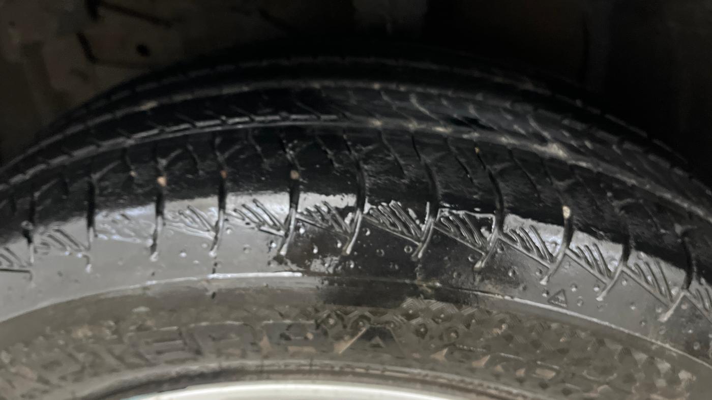 2022 Toyota URBAN CRUISER HYRYDER S HYBRID, Hybrid, Automatic, 52,333 km, Left Front Tyre Tread