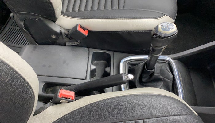 2019 Renault TRIBER RXZ, Petrol, Manual, 89,724 km, Gear Lever