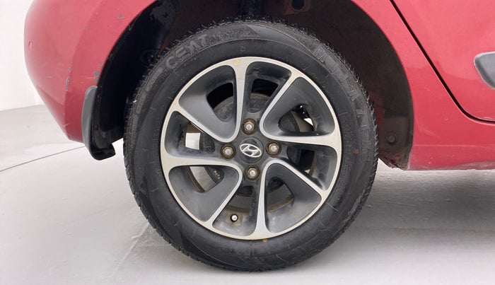 2017 Hyundai Grand i10 SPORTZ (O) AT 1.2 KAPPA VTVT, Petrol, Automatic, 40,570 km, Right Rear Wheel