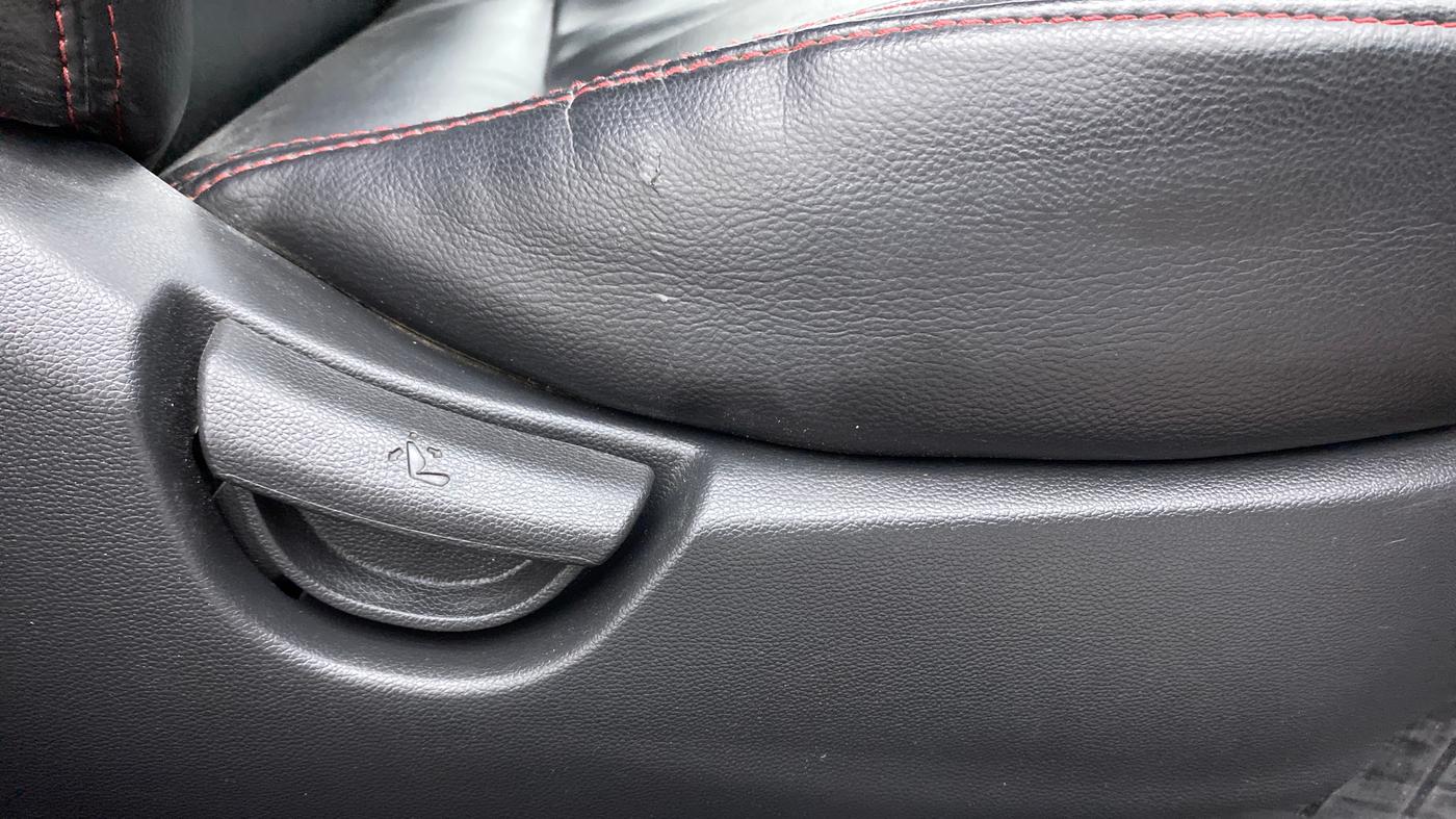2017 Hyundai Grand i10 SPORTZ (O) AT 1.2 KAPPA VTVT, Petrol, Automatic, 40,570 km, Driver Side Adjustment Panel