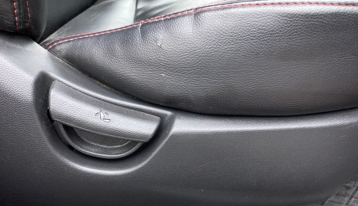 2017 Hyundai Grand i10 SPORTZ (O) AT 1.2 KAPPA VTVT, Petrol, Automatic, 40,570 km, Driver Side Adjustment Panel