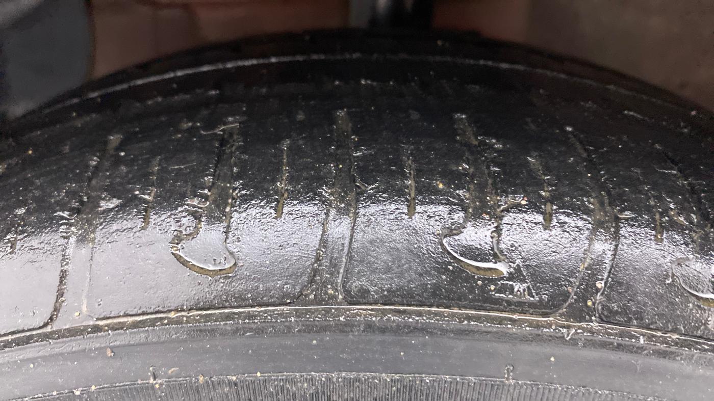 2017 Hyundai Grand i10 SPORTZ (O) AT 1.2 KAPPA VTVT, Petrol, Automatic, 40,570 km, Left Front Tyre Tread