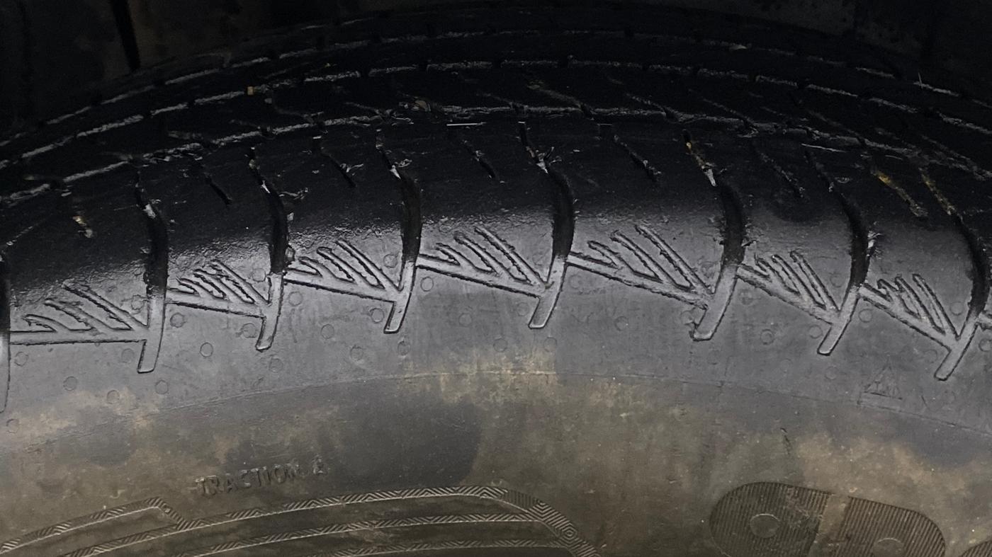 2023 Maruti Grand Vitara ALPHA PLUS HYBRID ECVT, Hybrid, Automatic, 43,096 km, Right Rear Tyre Tread