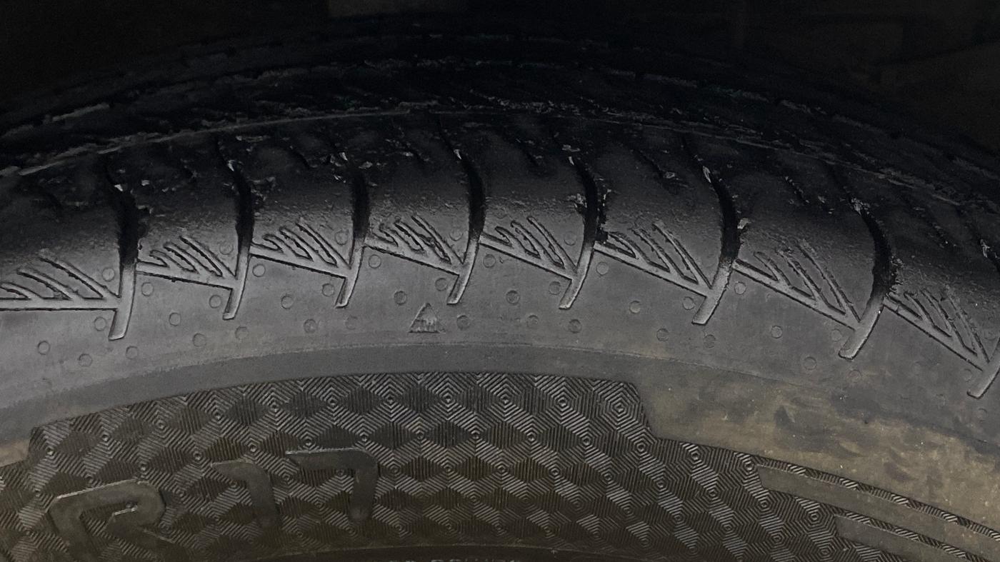 2023 Maruti Grand Vitara ALPHA PLUS HYBRID ECVT, Hybrid, Automatic, 43,096 km, Right Front Tyre Tread