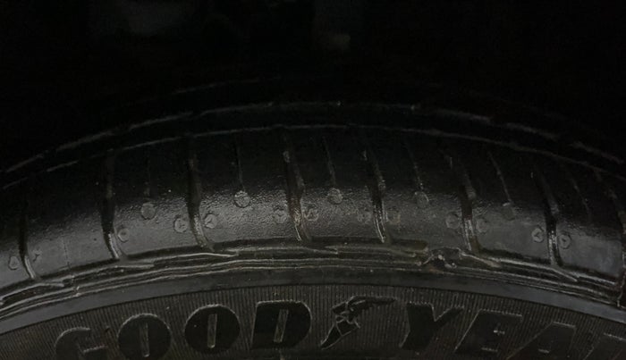 2019 Tata Tiago XZ PLUS PETROL, CNG, Manual, 93,989 km, Left Rear Tyre Tread
