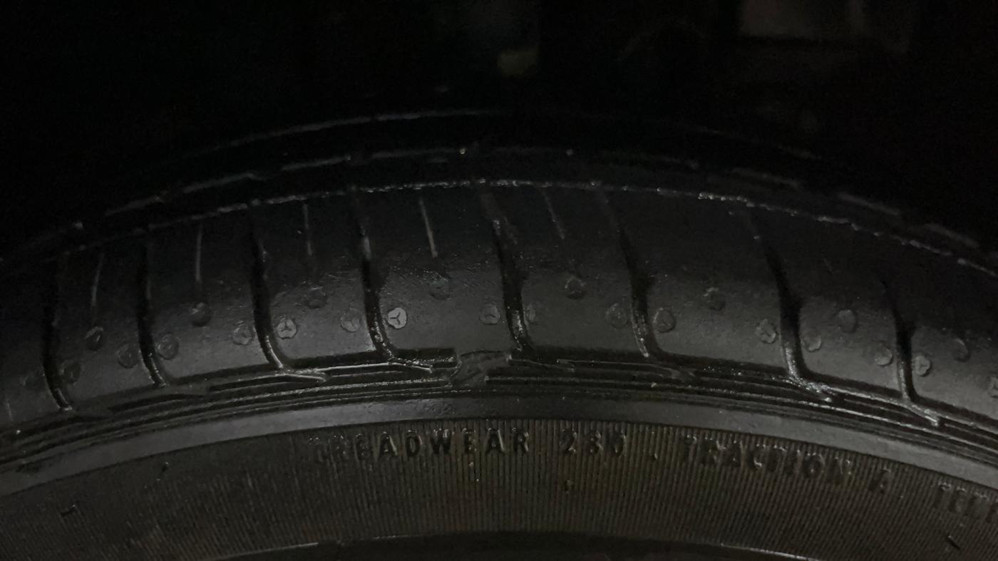 2019 Tata Tiago XZ PLUS PETROL, CNG, Manual, 93,892 km, Right Front Tyre Tread