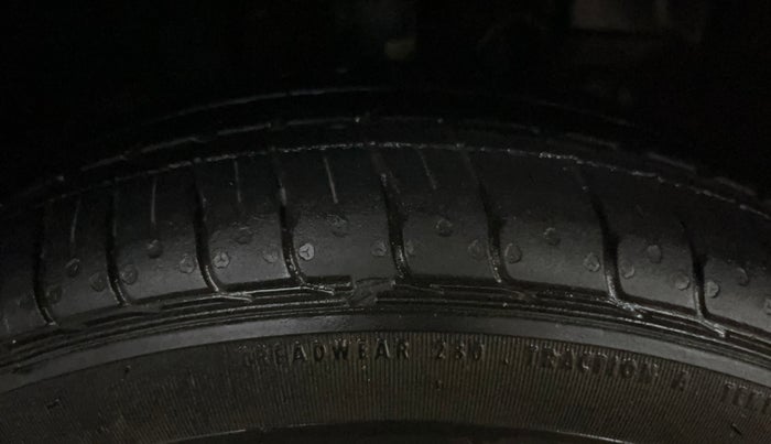 2019 Tata Tiago XZ PLUS PETROL, CNG, Manual, 93,989 km, Right Front Tyre Tread