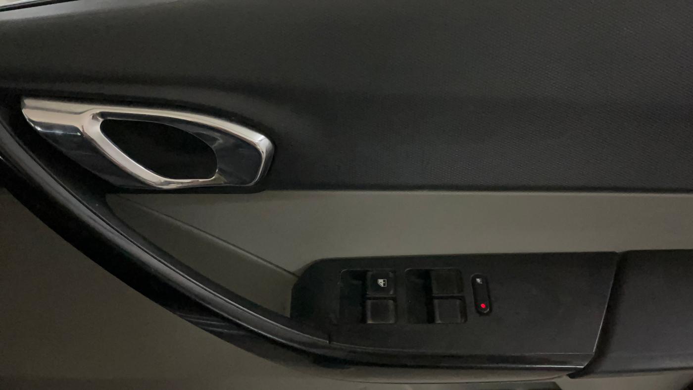2019 Tata Tiago XZ PLUS PETROL, CNG, Manual, 93,892 km, Driver Side Door Panels Control