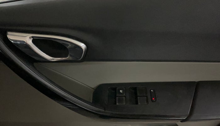 2019 Tata Tiago XZ PLUS PETROL, CNG, Manual, 93,989 km, Driver Side Door Panels Control