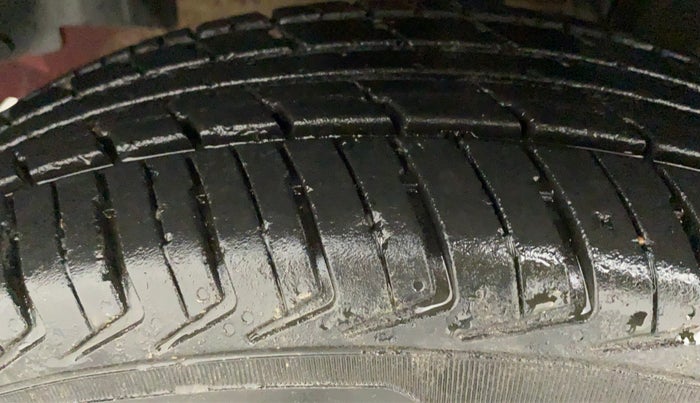 2015 Renault Kwid RXT 0.8, Petrol, Manual, 46,229 km, Left Front Tyre Tread