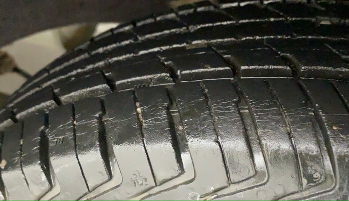 2015 Renault Kwid RXT 0.8, Petrol, Manual, 46,229 km, Left Rear Tyre Tread