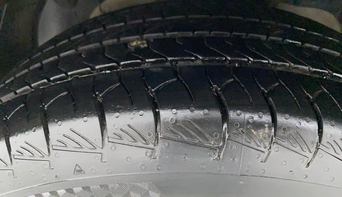 2015 Ford Ecosport TITANIUM 1.5L DIESEL, Diesel, Manual, 97,294 km, Left Front Tyre Tread