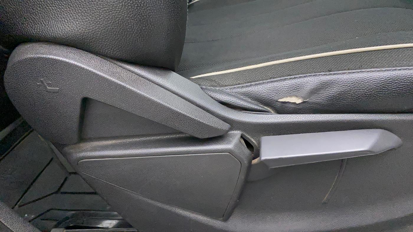 2015 Ford Ecosport TITANIUM 1.5L DIESEL, Diesel, Manual, 97,294 km, Driver Side Adjustment Panel