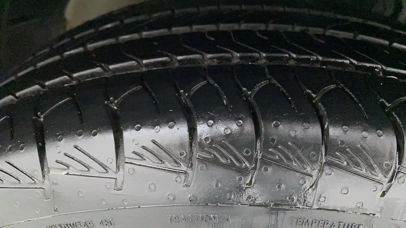 2015 Ford Ecosport TITANIUM 1.5L DIESEL, Diesel, Manual, 97,294 km, Right Front Tyre Tread
