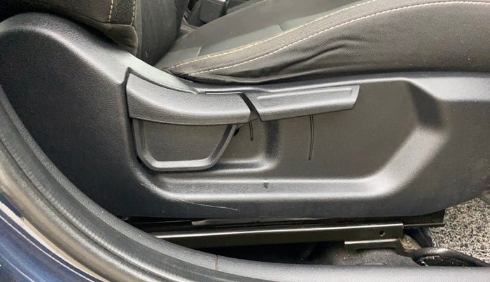 2022 Hyundai NEW I20 ASTA (O) 1.2 MT, Petrol, Manual, 37,724 km, Driver Side Adjustment Panel