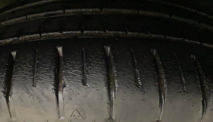 2018 Maruti Baleno ALPHA CVT PETROL 1.2, Petrol, Automatic, 37,448 km, Right Front Tyre Tread