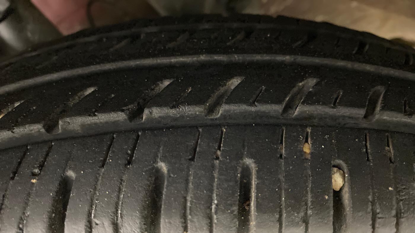 2019 Renault Kwid 1.0 RXT Opt, Petrol, Manual, 19,927 km, Right Rear Tyre Tread
