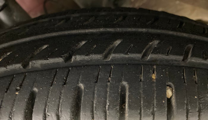 2019 Renault Kwid 1.0 RXT Opt, Petrol, Manual, 19,927 km, Right Rear Tyre Tread