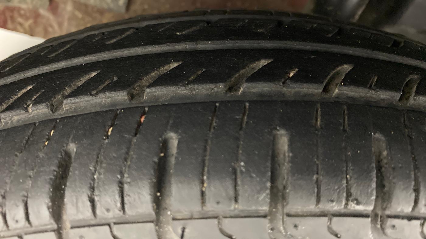 2019 Renault Kwid 1.0 RXT Opt, Petrol, Manual, 19,927 km, Left Front Tyre Tread