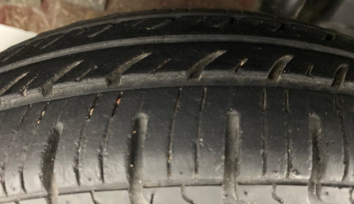 2019 Renault Kwid 1.0 RXT Opt, Petrol, Manual, 19,927 km, Left Front Tyre Tread
