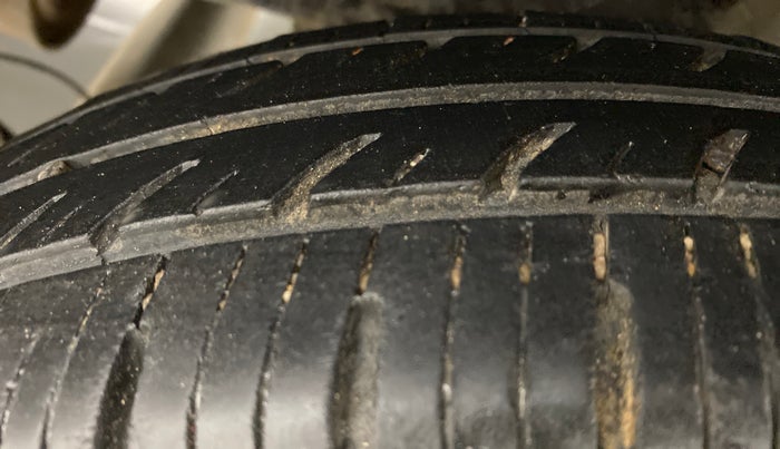 2019 Renault Kwid 1.0 RXT Opt, Petrol, Manual, 19,927 km, Left Rear Tyre Tread