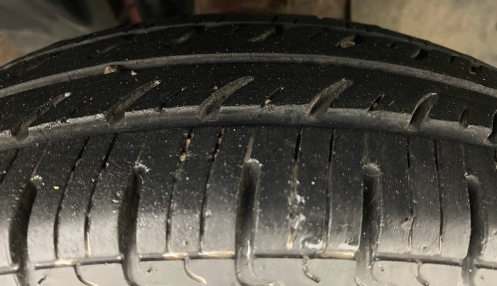 2019 Renault Kwid 1.0 RXT Opt, Petrol, Manual, 19,927 km, Right Front Tyre Tread