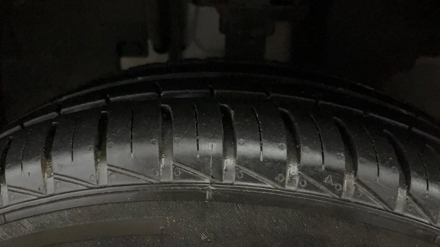 2024 Renault Kwid RXL 1.0 (O), Petrol, Manual, 11,915 km, Left Front Tyre Tread