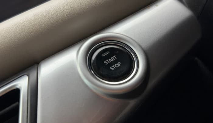 2023 Mahindra XUV700 AX 7 LUXURY D MT 7 STR, Diesel, Manual, 34,049 km, Keyless Start/ Stop Button