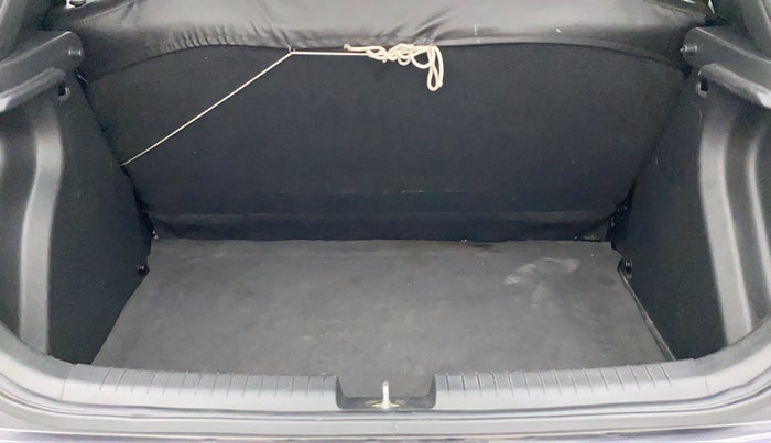 2017 Hyundai Elite i20 MAGNA EXECUTIVE 1.2, Petrol, Manual, 84,181 km, Dicky (Boot door) - Parcel tray missing