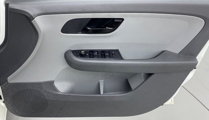 2020 Tata ALTROZ XT PETROL, Petrol, Manual, 27,733 km, Driver Side Door Panels Control