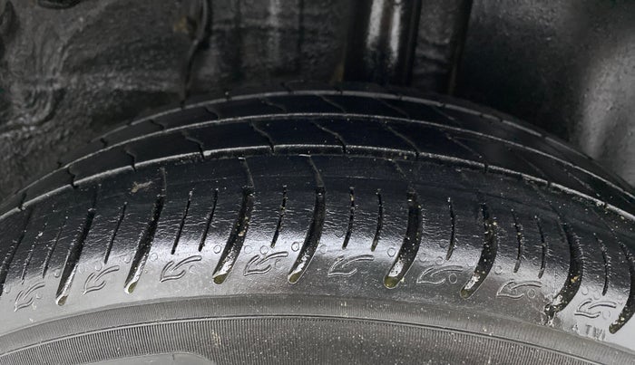 2020 Tata ALTROZ XT PETROL, Petrol, Manual, 27,733 km, Left Rear Tyre Tread